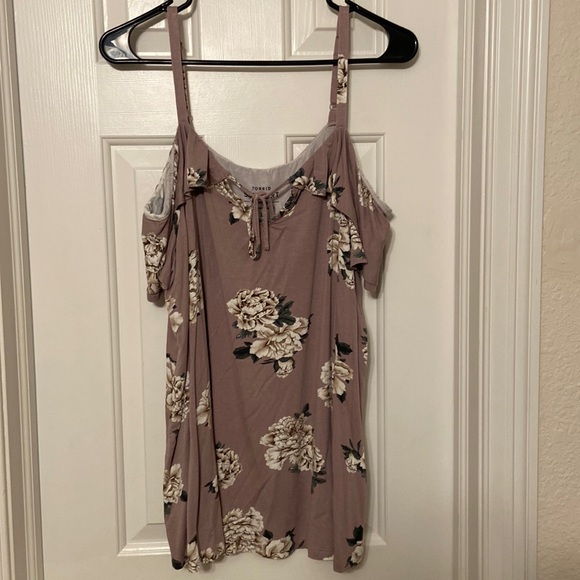 Torrid cold Shoulder Short Sleeve Shirt - Picture 1 of 5